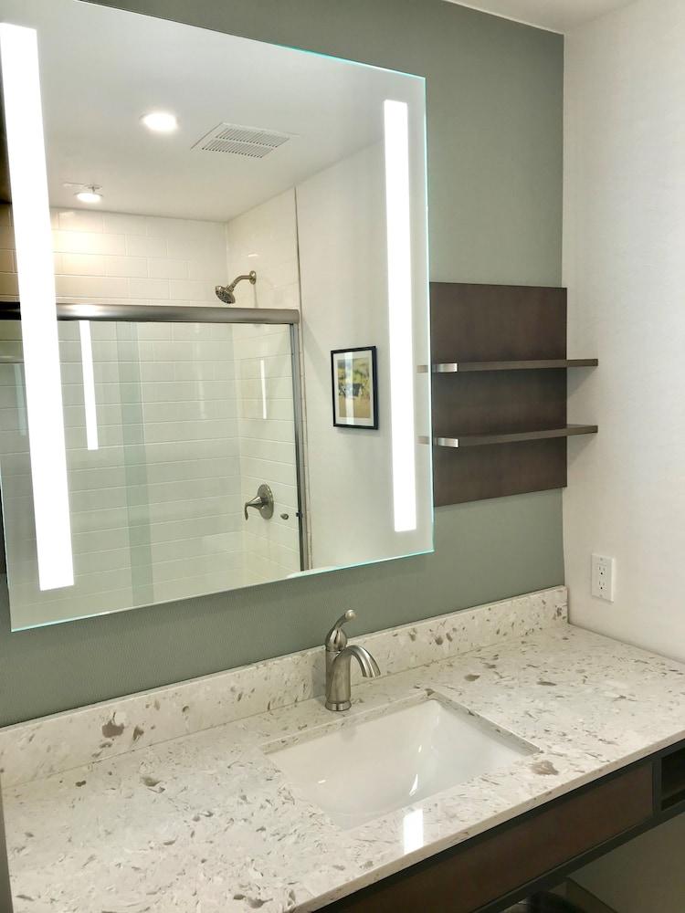 Hilton Garden Inn Davis Downtown Buitenkant foto
